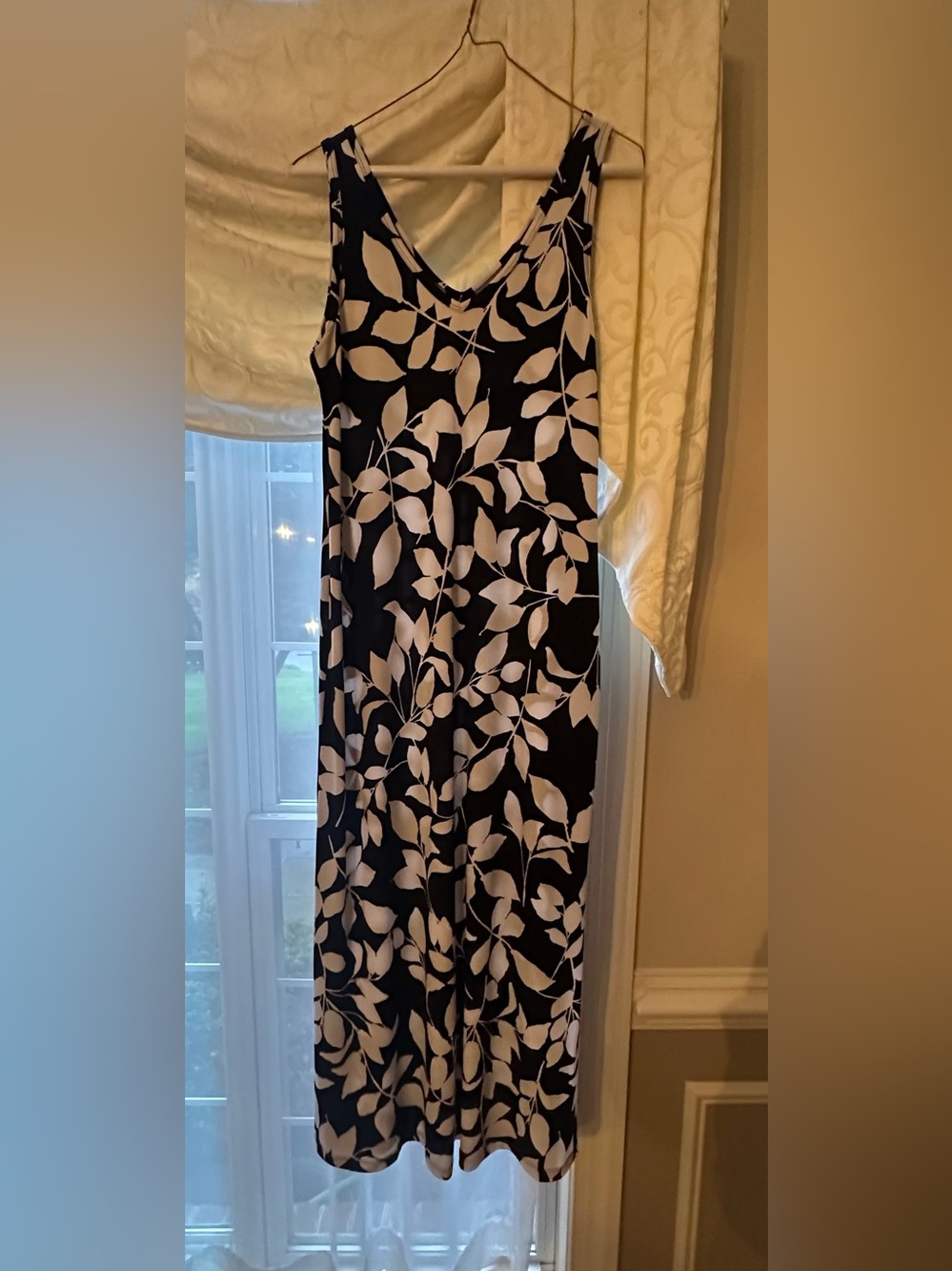 Karen Kane Black & White Leaf-Print Sleeveless Summer dress